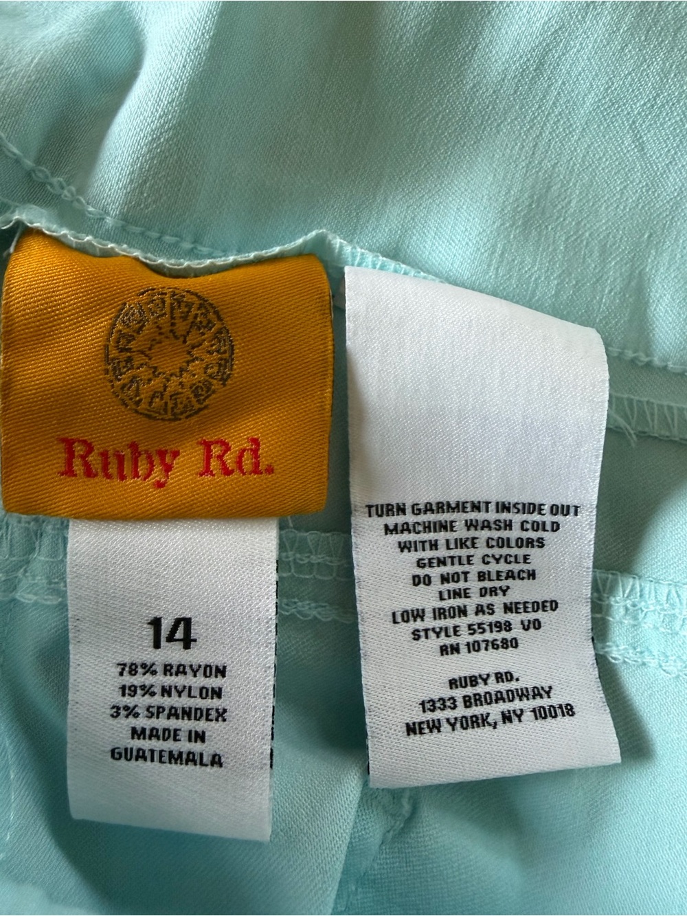 Ruby Rd. Light Blue Cropped Capris/Clam diggers - Picture 3 of 4